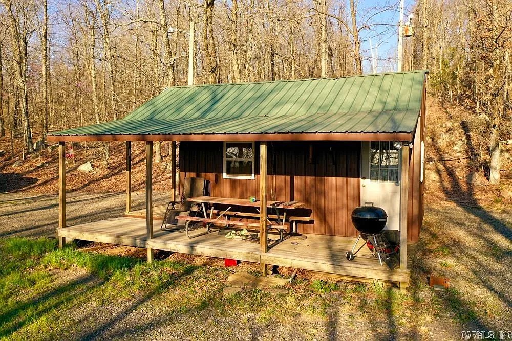 20-ACRE CABIN RETREAT IN LESLIE, ARKANSAS