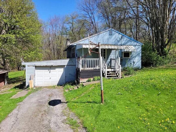 Charming 2-Bedroom Country Home on 1 Acre with Garage and Walk-Out Basement