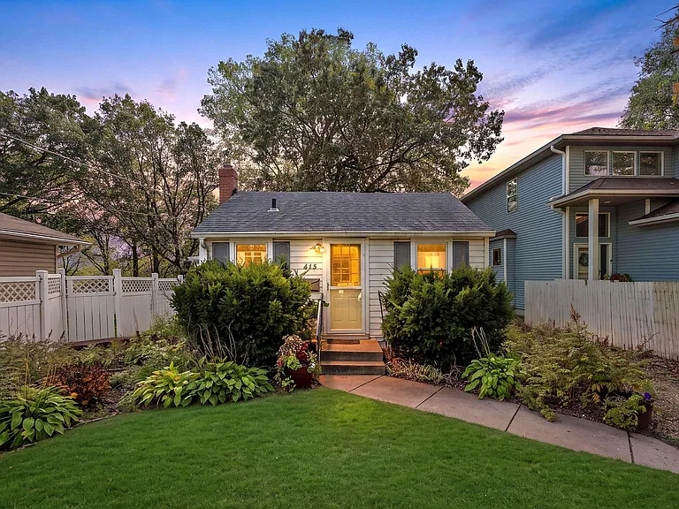 Minnesota Home for $140,000 With a Large Yard and Room to Make It Your Own
