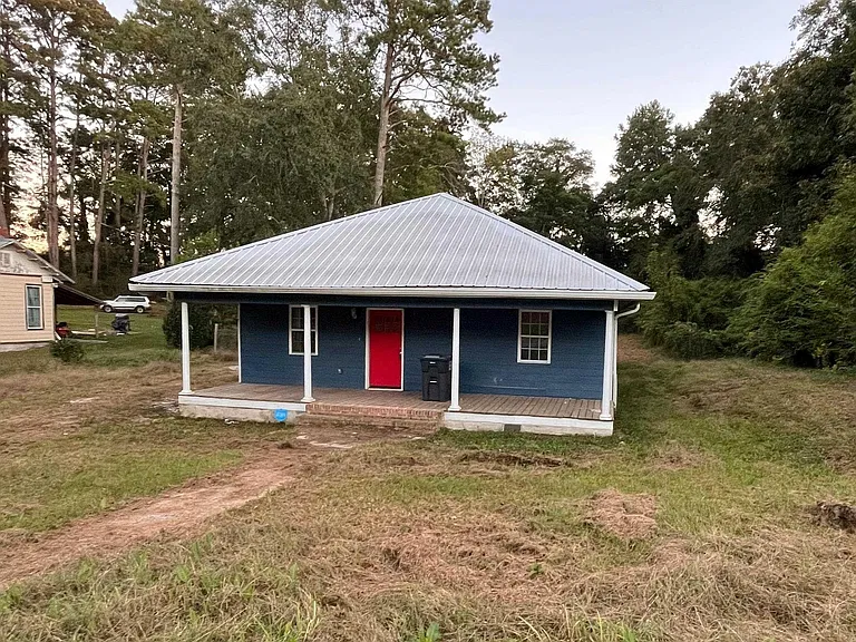 Alabama Historic Home for $75,000 With 4 Bedrooms, 2 Bathrooms and Renovation Potential