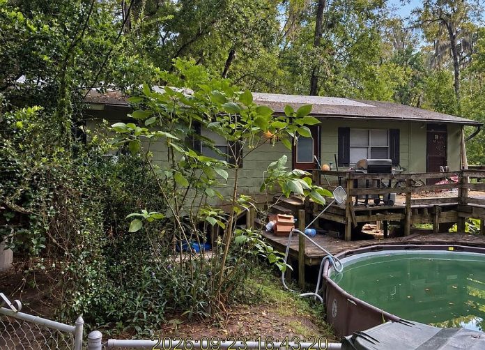 Only $119,000! Florida Home on 0.77 Acres With a Creek and Swimming Pool—But There’s a Catch!
