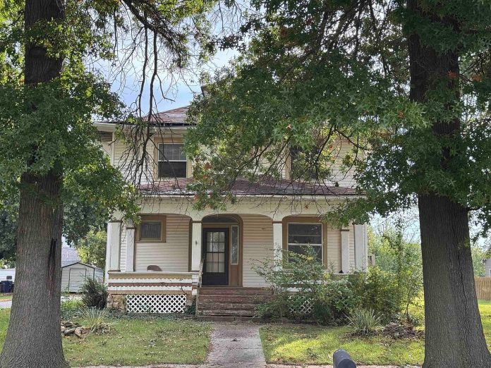 A 116-Year-Old Kansas Home for Just $29,900! What’s Inside Might Surprise You