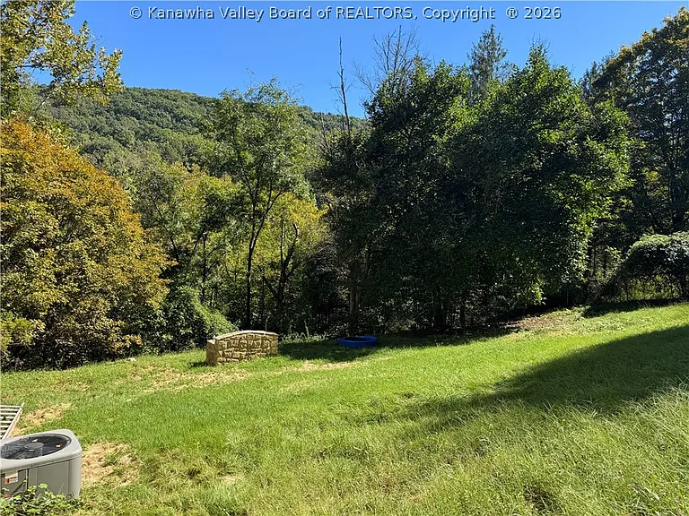 West Virginia Cottage on 0.74 Acres Goes Pending at $80,000 After Just One Day