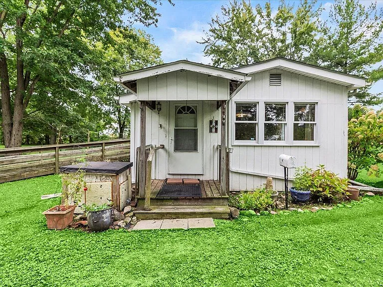 Affordable Ohio Property on 0.90 Acres With 2-Bedroom Home and Detached Garage