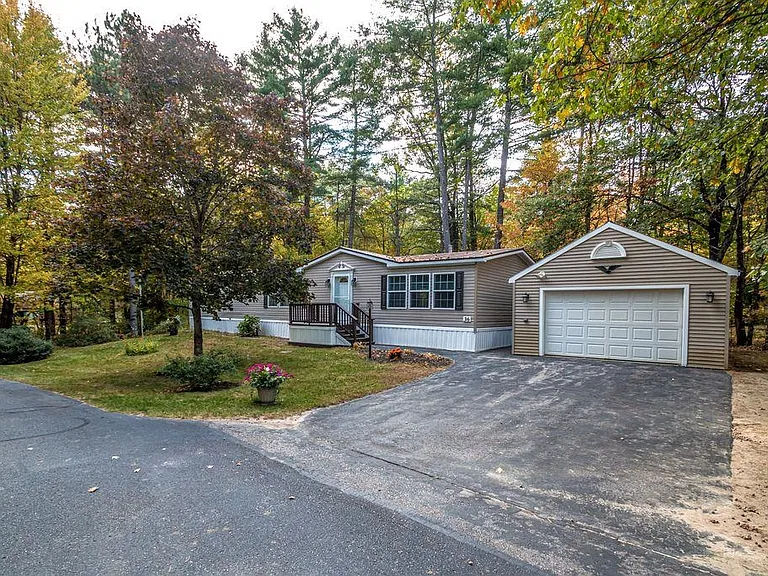 Spacious Center Conway Home With 3 Bedrooms, 2 Baths and Attached Garage