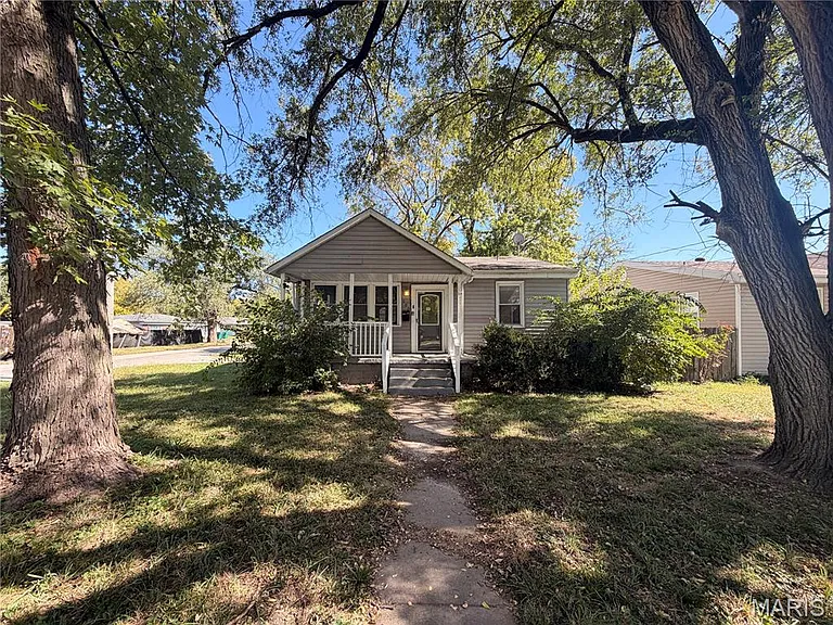 Cahokia, Illinois — Three-Bedroom Home With a Fenced Backyard