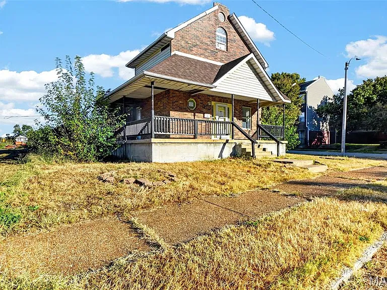 A Grand St. Louis Opportunity With 3,294 Sq Ft, Two Stories & Incredible Potential