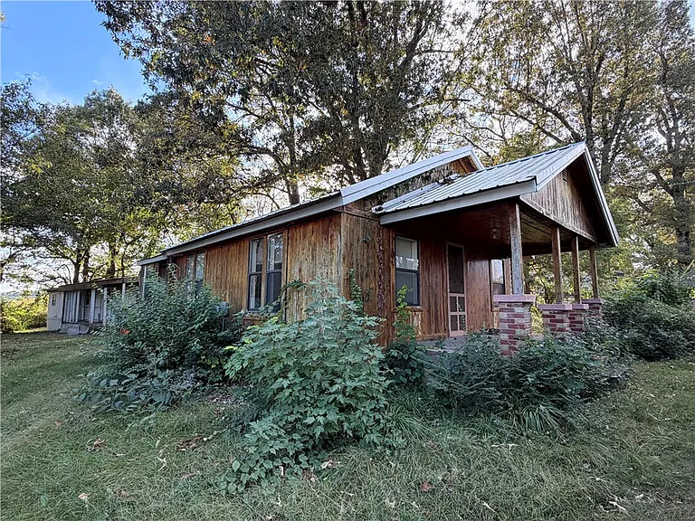 Arkansas Investment Property With Two Homes and Flexible Living Potential