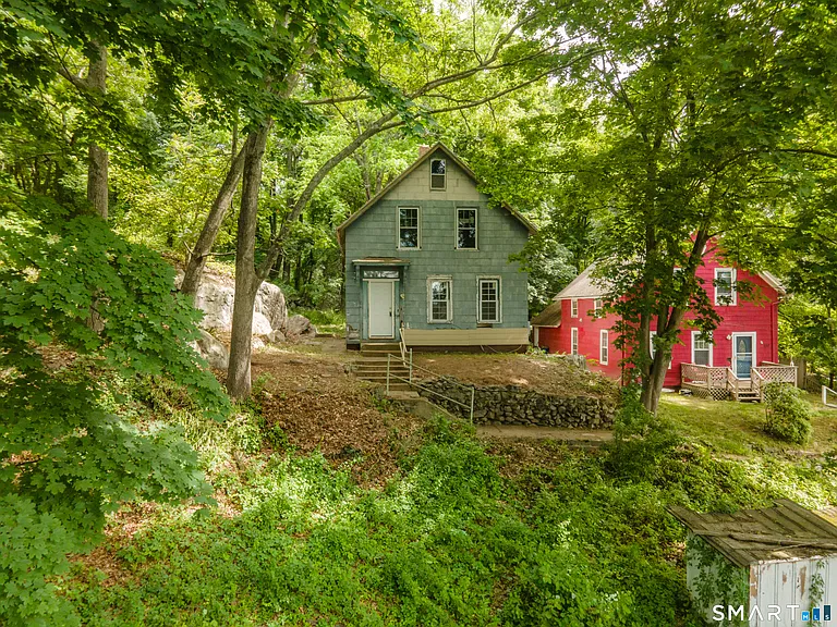 Connecticut Fixer-Upper for $99,999 With 3 Bedrooms and 0.61 Acres of Potential