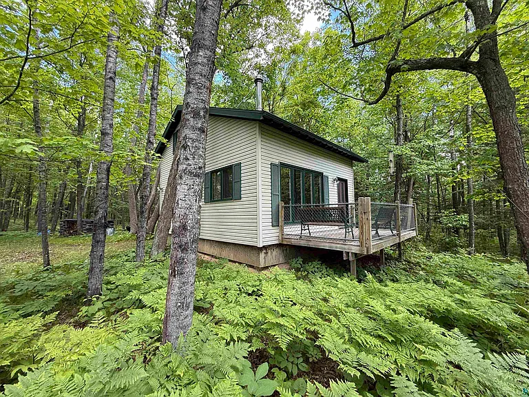Rustic Minnesota Log Cabin for $90,000 on 2.7 Acres With a Wood-Burning Fireplace and Private Trails