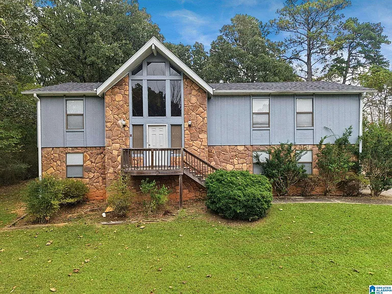 Alabama Home for $80,000 With 5 Bedrooms, 3 Bathrooms and a 2-Car Garage