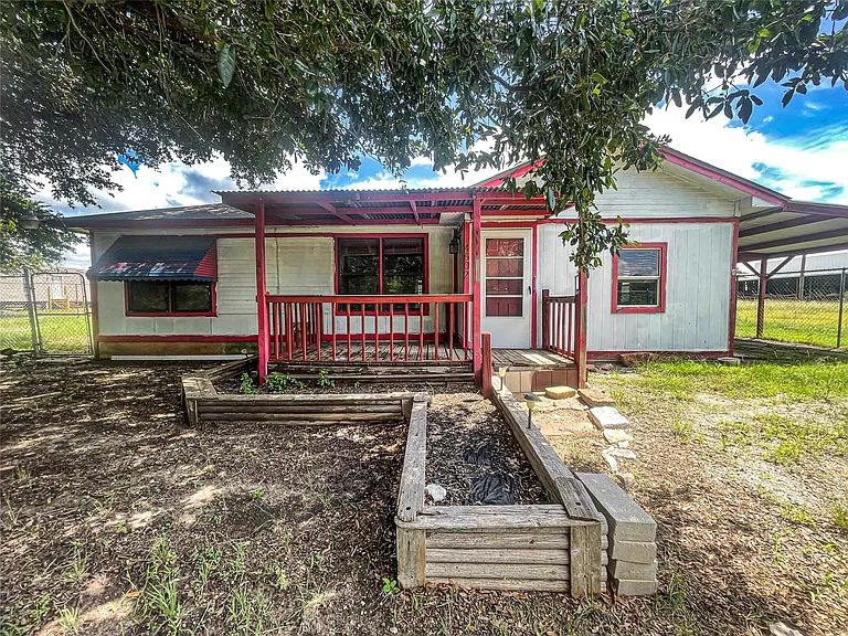 Texas Home for $89,000 With 3 Bedrooms, 2 Bathrooms, and a Fenced Yard