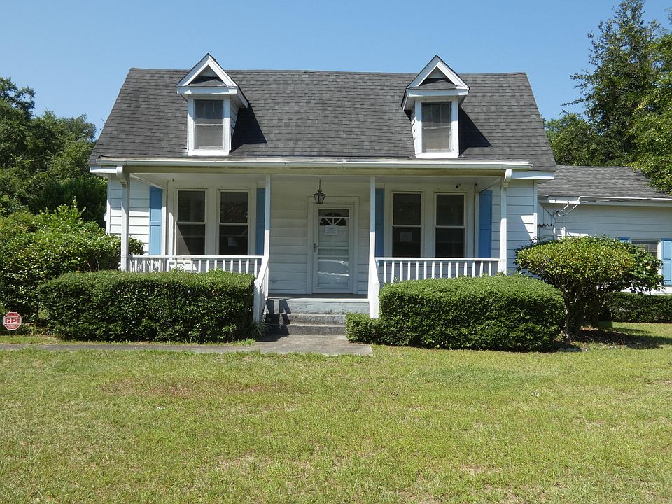 South Carolina Foreclosure on 1 Acre With 3 Bedrooms and Nearly 2,000 Sq Ft Listed for $92,000