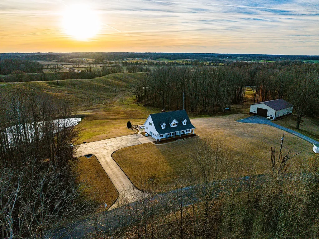 Spacious Tennessee Country Estate on 18.42 Acres With Pond, Pool and Large Workshop