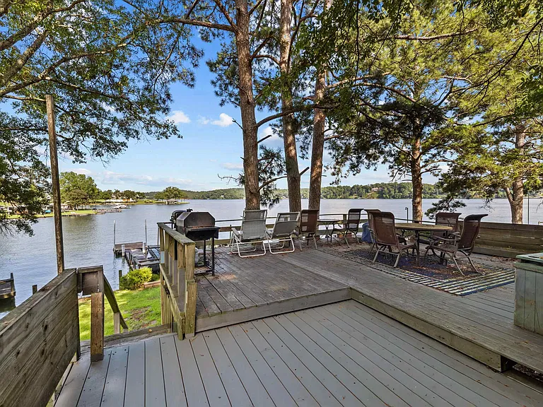 Alabama Lakefront Retreat for $115,000 With 3 Bedrooms, a Private Dock & Beautiful Water Views