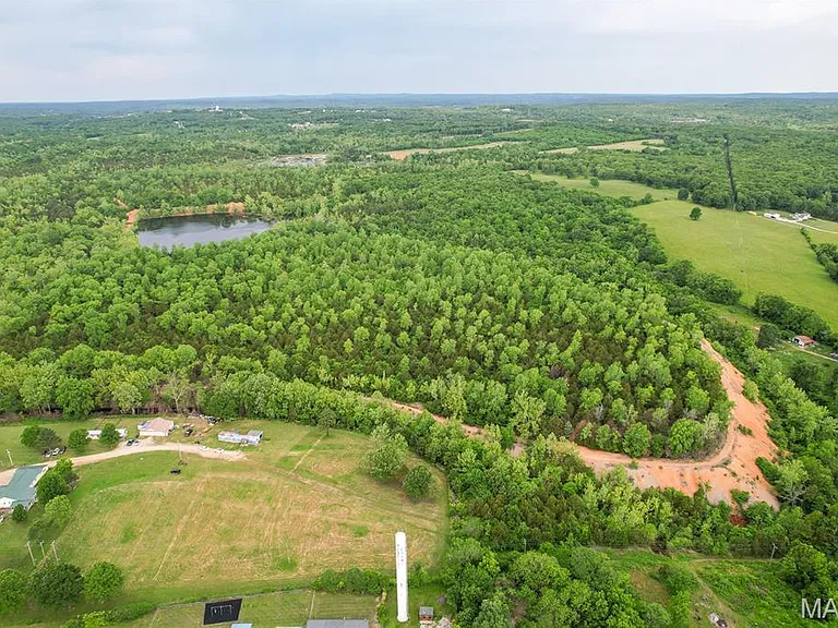 Missouri Woodland Retreat — 44 Acres With a Creek and Private Pavilion