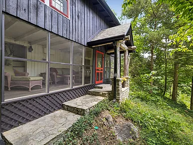 Exclusive Lakefront Cabin Retreat on 105 Private Acres Near Nashville