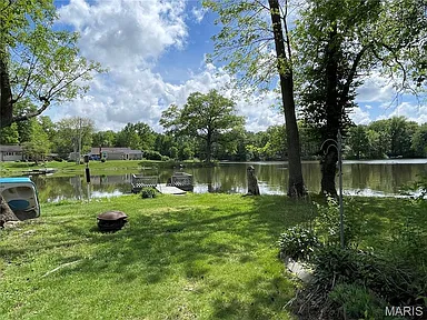 Charming Lakefront Cabin Retreat Near Sparta With Private Dock and Country Club Amenities