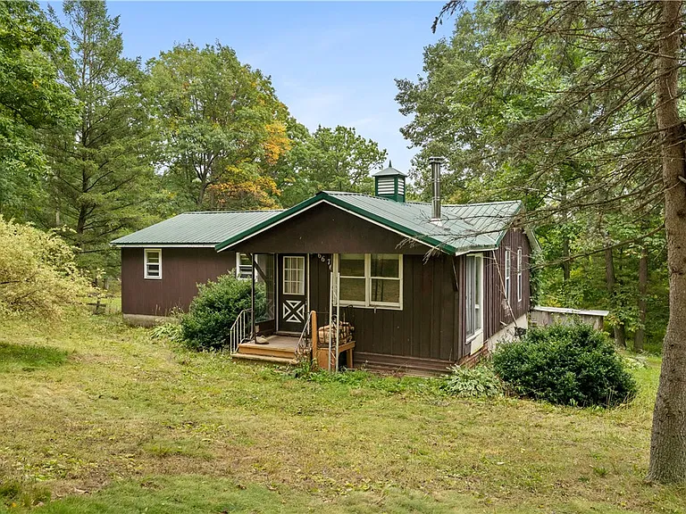 New York Country Home for $140,000 With 3 Bedrooms, a Two-Story Garage and Room to Make It Your Own