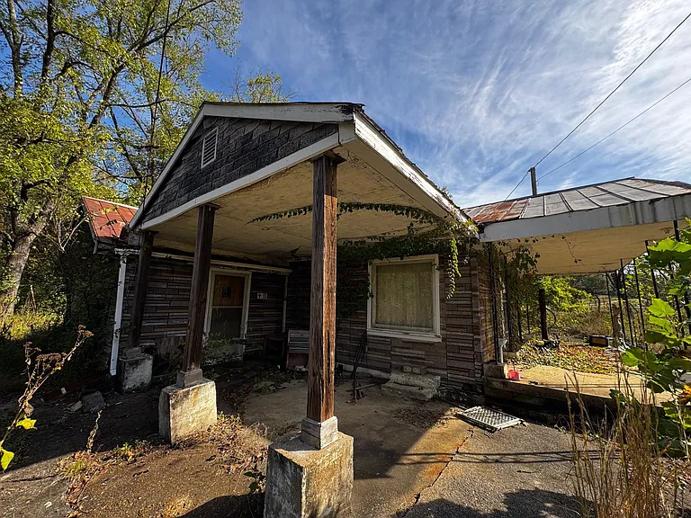 Tennessee Country Land for $79,900 With 5.42 Acres, a Creek & Room to Build Your Dream Homestead