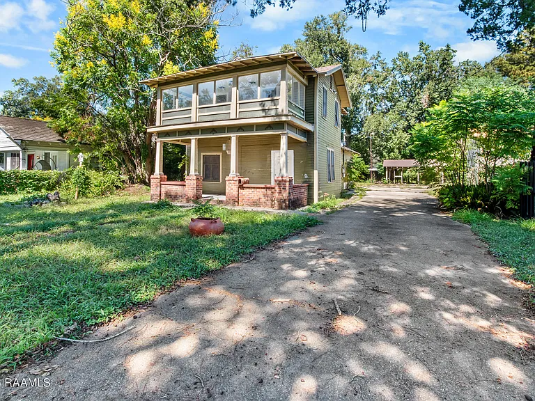 Louisiana Fixer-Upper for $90,000 With 3 Bedrooms, 2 Bathrooms, and Nearly 0.36 Acres