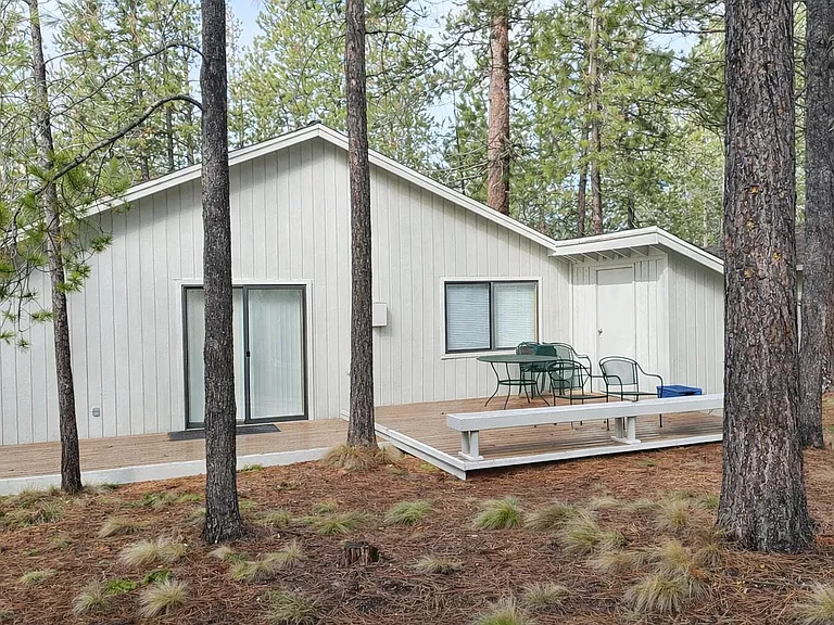 Sunriver Cabin With Forest Scenery, Resort Amenities and Seasonal Getaway Potential