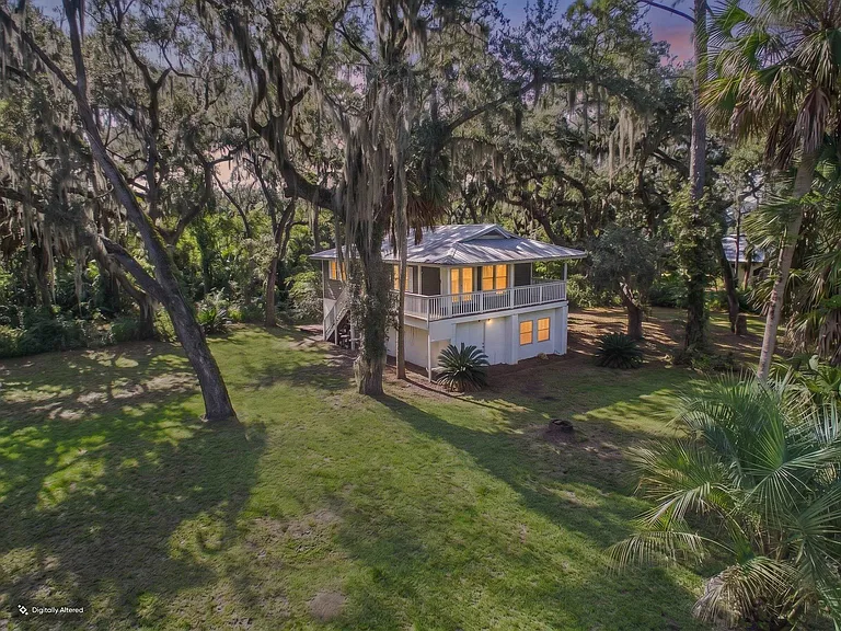 A Flexible Two-Story Florida Home on Nearly ¾ Acre — $159,000